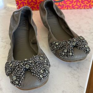 TORY BURCH
Bow Accents Ballet Flats